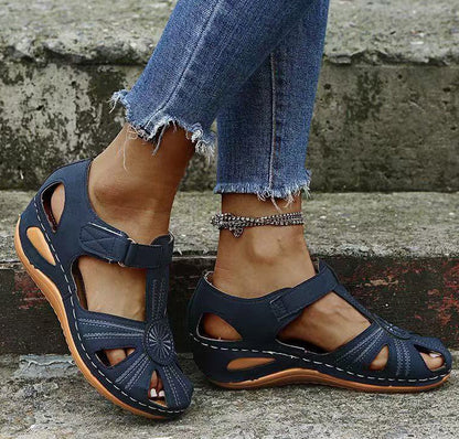 Pohodlné římské sandály na klínku s uzavřenou špičkou🔥– lehké, prodyšné a bez bolesti po celý den