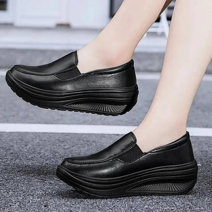 [🎉 Exkluzivně pro členy ]Novinka 2026 – Měkké a pohodlné, ideální pro volný čas 👟 Dámské slip-on platformové boty