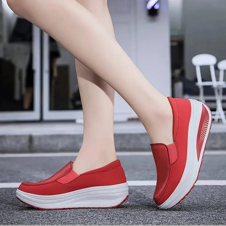 [🎉 Exkluzivně pro členy ]Novinka 2026 – Měkké a pohodlné, ideální pro volný čas 👟 Dámské slip-on platformové boty